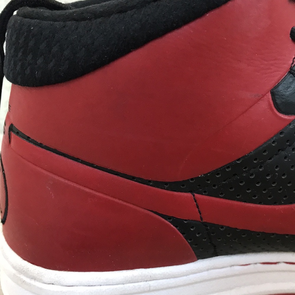 Air Jordan Alpha 1 Retro Black Varsity Red 2009 - Picture 15 of 16